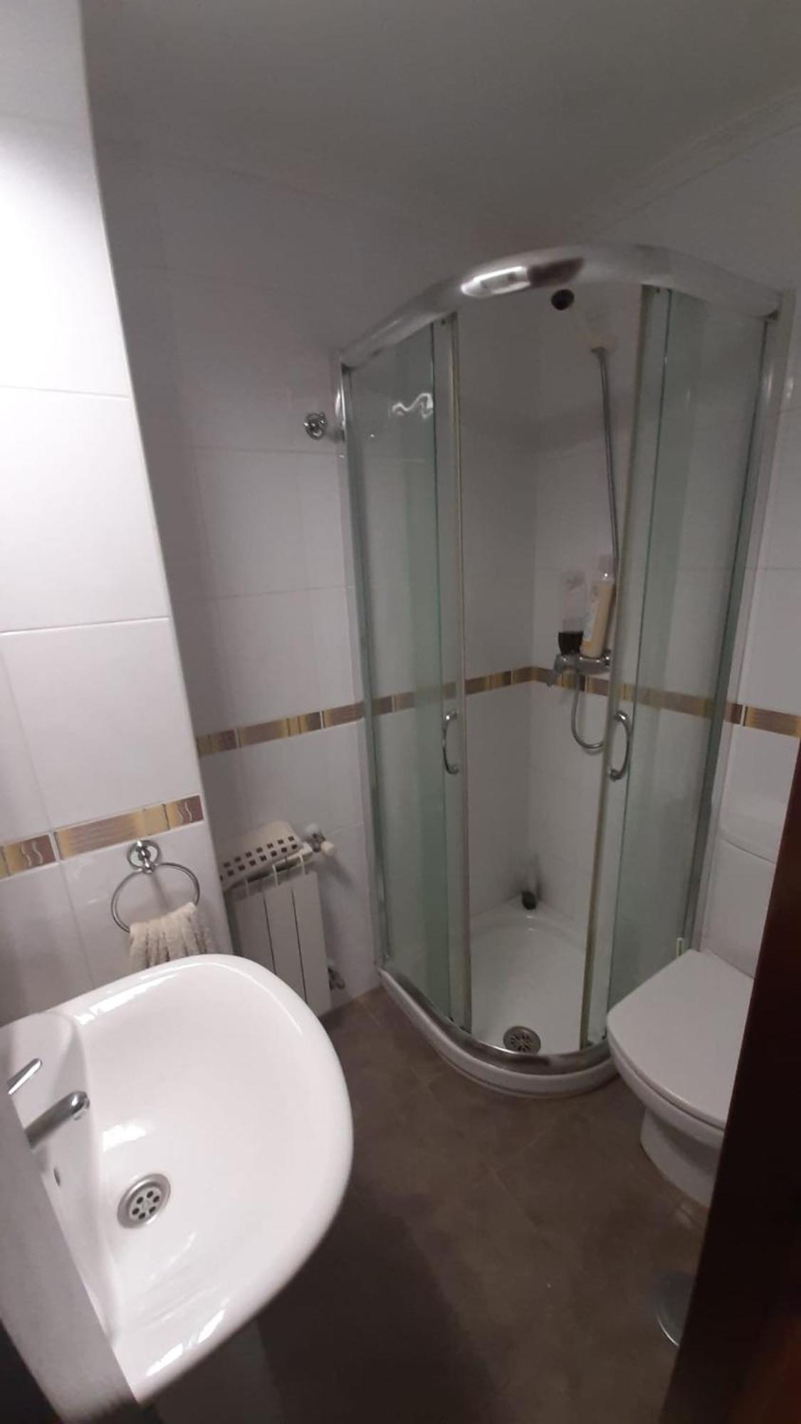 Sar Inn - Garaje Incluido Avilés Buitenkant foto
