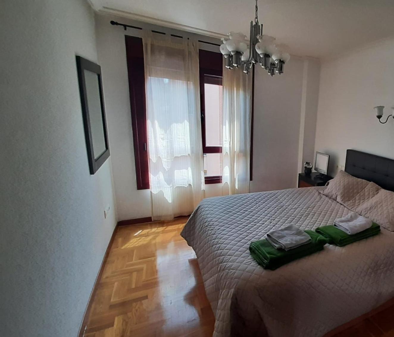 Sar Inn - Garaje Incluido Avilés Buitenkant foto